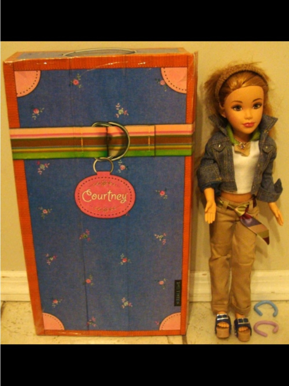 Matel Teen Trends 17” Courtney Fashion Doll set with original box